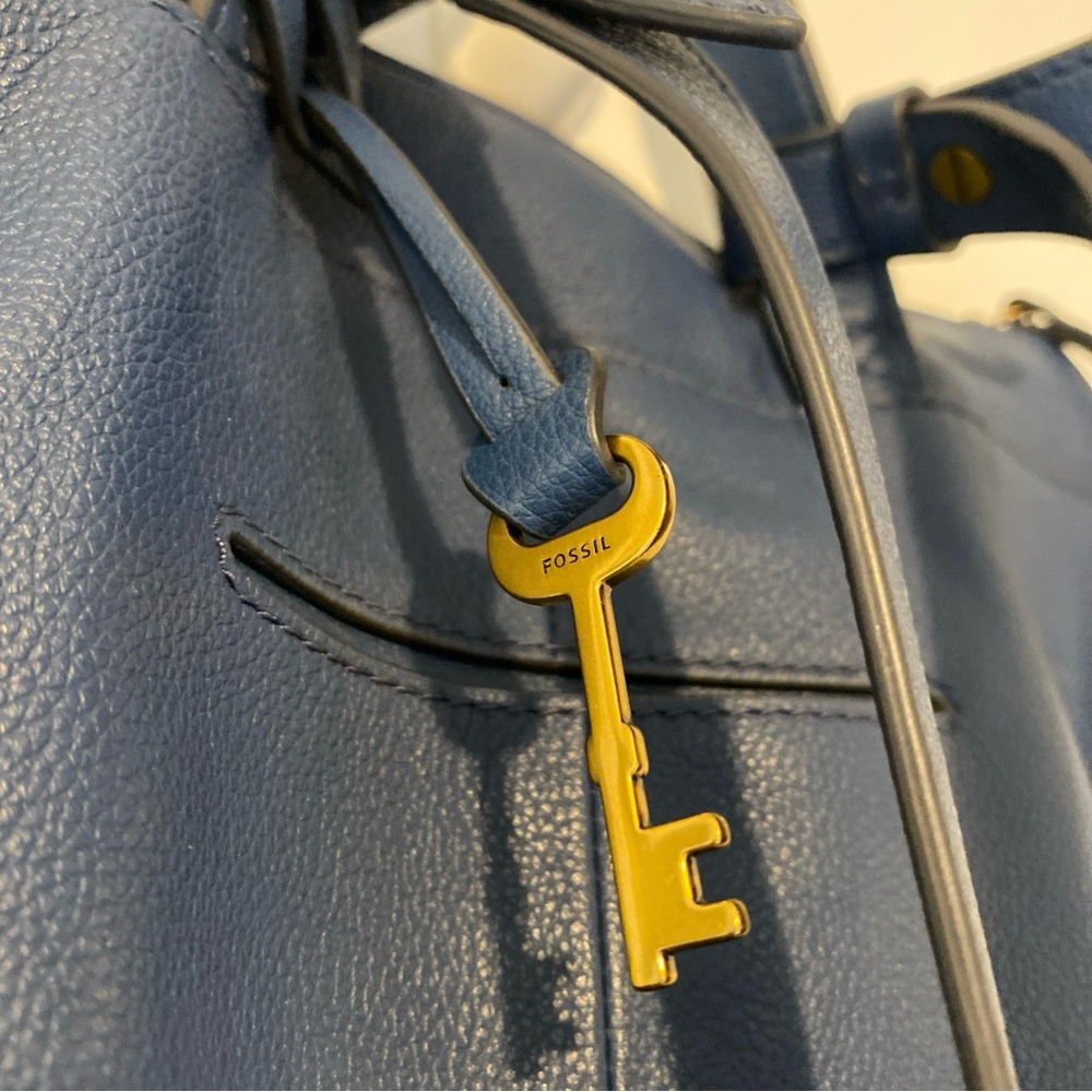 Fossil Elina Rich Blue Leather Convertible Backpack Back Inner Lining Dirty - Picture 8 of 15